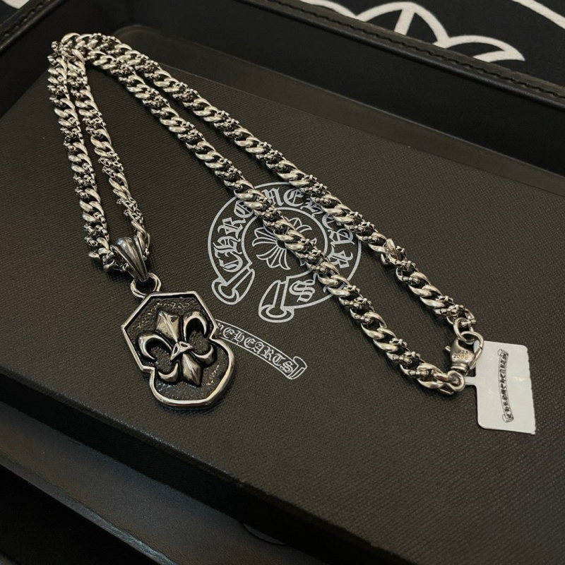 Ch*0me He**ts necklaces